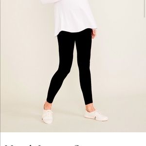 Hatch Maternity leggings out of the “Layers Gift Set.” Size Medium/Hatch size 2